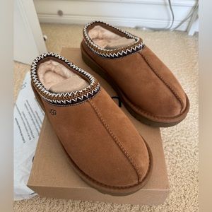 Ugg Tasman Slipper - Chestnut - Women size 8 - Brand new still in box